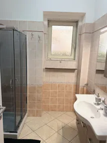 WHITEHOUSE - Bathroom