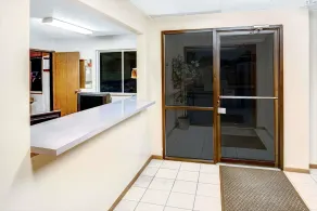 Super 8 by Wyndham Blair - Lobby