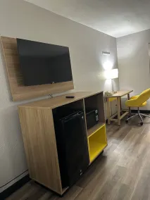 Days Inn by Wyndham Huntington - Chambre
