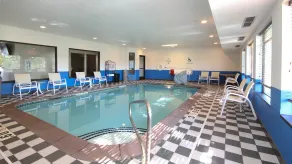 Holiday Inn Express Marshall by IHG - Pool