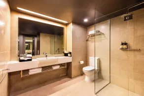 PARKROYAL Darling Harbour, Sydney - Bathroom