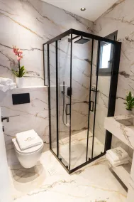 Paleo Suites - Bathroom