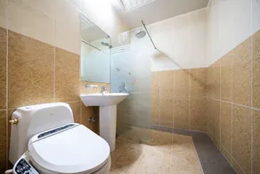 F1 Hotel - Bathroom