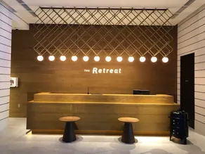 THE Retreat - Lobby