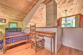 Cabin in the Untouched Woods - 3 Miles to Ski - Interiör