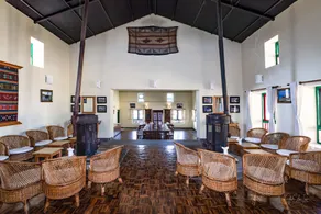 Mountain Lodges of Nepal - Landruk - Sitzecke in der Lobby