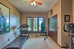 Luxurious Finger Lakes Home w/ Game Room & Deck! - Treningsfasiliteter