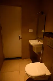 GRAND ONE TOWER - Bathroom