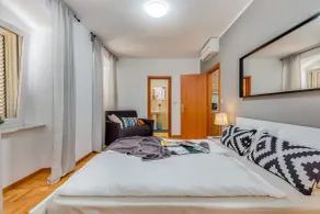 Main Street apartments - Room