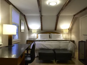 Mooncussers Tavern and Inn - Room