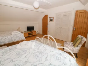 Higher Weddicott Barn - Room