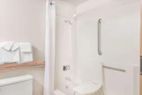 Days Inn by Wyndham Kirksville - Badrum