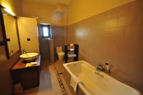 The Village Lodge Paro - Bathroom