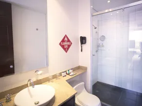 Hotel 104 Art Suites - Salle de bain