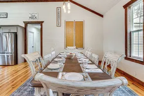 Near Ichetucknee Springs! Renovated Historic Home - Interiør