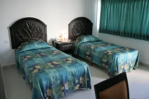 Hotel del Sol - Habitación