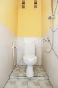 Super OYO 598 Udan Mas Guesthouse& Gallery - Baño
