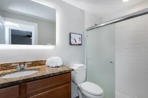 Coconut Palms Beach Resort II, an Ascend Collection Hotel - Bathroom