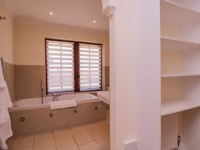 Pentire House - Bathroom