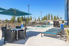 Hampton Inn & Suites Bakersfield Central - Pool