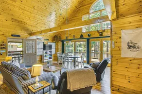 Peaceful Long Lake Cottage w/ Deck, Dock & Kayaks! - Interiør