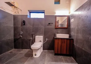Aruvi Mountain Villa Vagamon - Pet Friendly Nature Stay by VOYE HOMES - Badezimmer