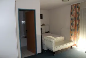 Hotel zum Goldenen Wagen - Room