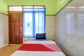 Hotel O Pondok Wisata Kurniawan 2NearWonogondang Camp ( Bumi Perkemahan Wonogondang ) - Værelse