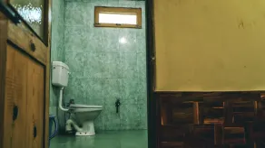 Nomads Hostel - Bathroom