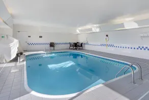Comfort Suites Normal University area - Pool