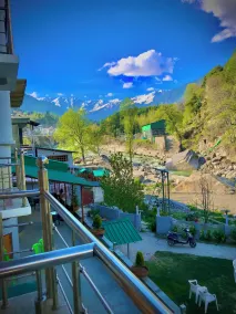 The Avenue River Side Hotel - Near Volvo Bus Stand Manali - Vue de la chambre