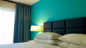 Quints Travelers Inn - Room
