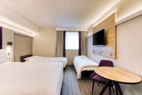 Premier Inn Swindon Town Centre - Room
