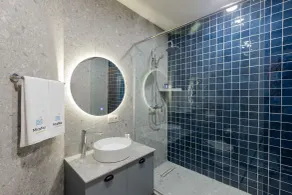 MiraMar Luxury Residences - Bathroom