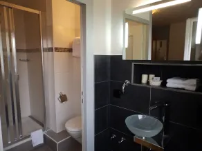 H41 Inn Hotel Garni Freiburg - Bathroom