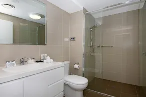 Allure Hotel & Apartments - Bathroom