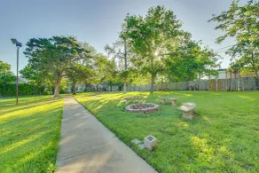 2 Mi to Dtwn: Waco Home w/ Shared Yard! - Interiør