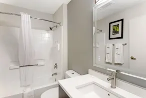 MainStay Suites Little Rock West Near Medical Centers - Salle de bain