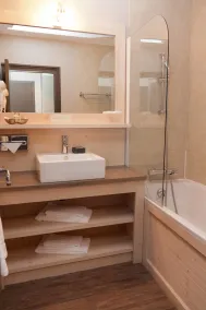 Logis Hôtel de La Marée - Face à l'océan - Ile de Ré - Badezimmer