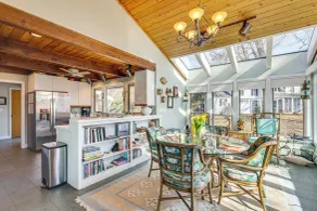 Waterfront, Private Beach, & Dock in Irvington - Innvendig