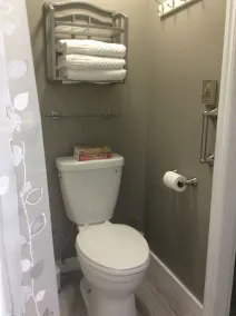 Coles Bay Vacation Retreat - Bathroom