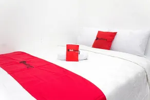 RedDoorz @ Galuh Mas - Chambre