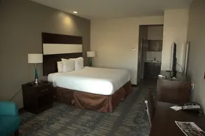 Days Inn & Suites by Wyndham Katy - Rum