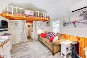 Paris Vacation Rental ~ 22 Mi to Mount Magazine! - Interiör