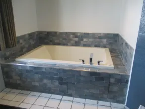 AmericInn by Wyndham Hayward - Salle de bain