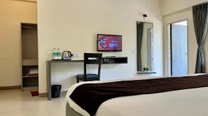 Girivihar Holiday Club - Pure Veg - Room
