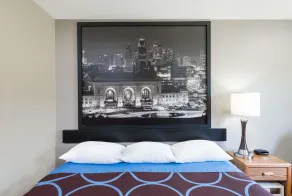 Super 8 by Wyndham West Plains - Chambre