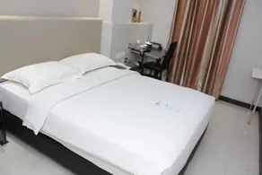 Verse Lite Hotel Gajah Mada - Room