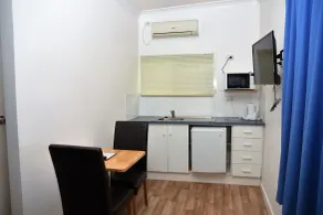 Chinchilla Motel - Zimmer