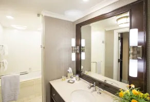 The Atherton Hotel at OSU - Salle de bain